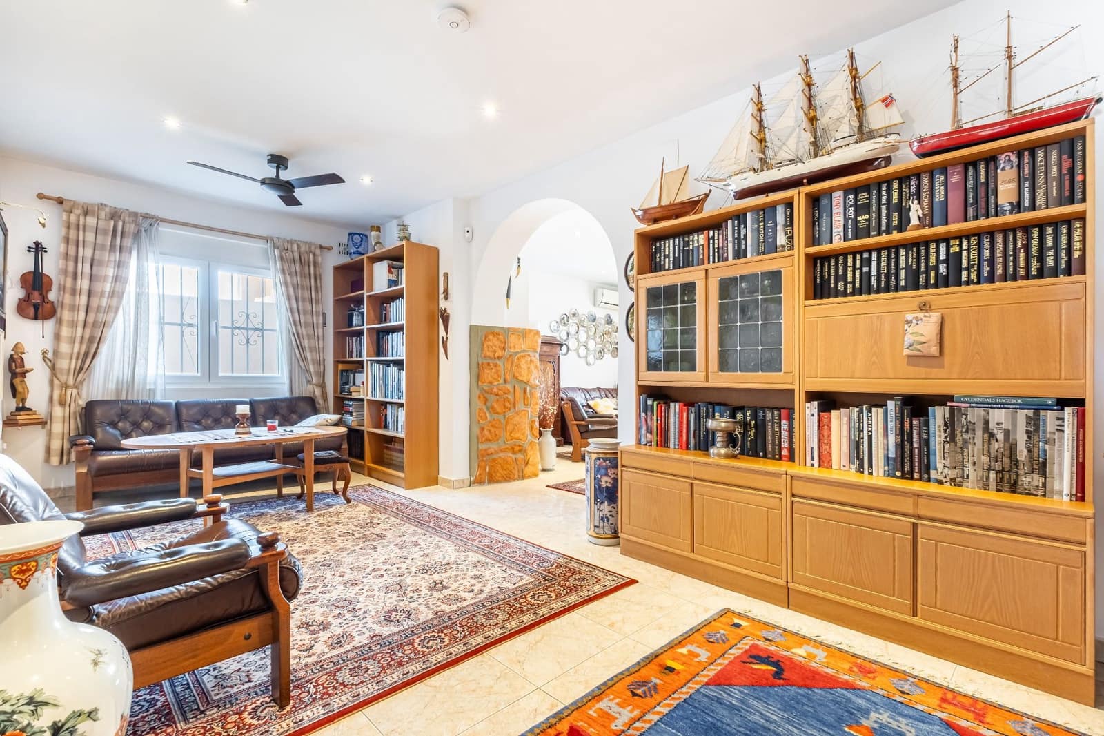 3 sypialnia Willa na sprzedaż w Alfaz del Pi / L'Alfas del Pi z basenem garażem - 385 000 € (Ref: 9665873)