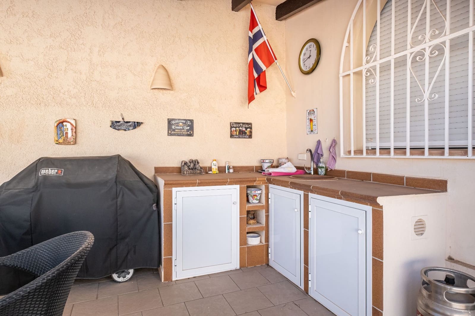 3 sypialnia Willa na sprzedaż w Alfaz del Pi / L'Alfas del Pi z basenem garażem - 385 000 € (Ref: 9665873)