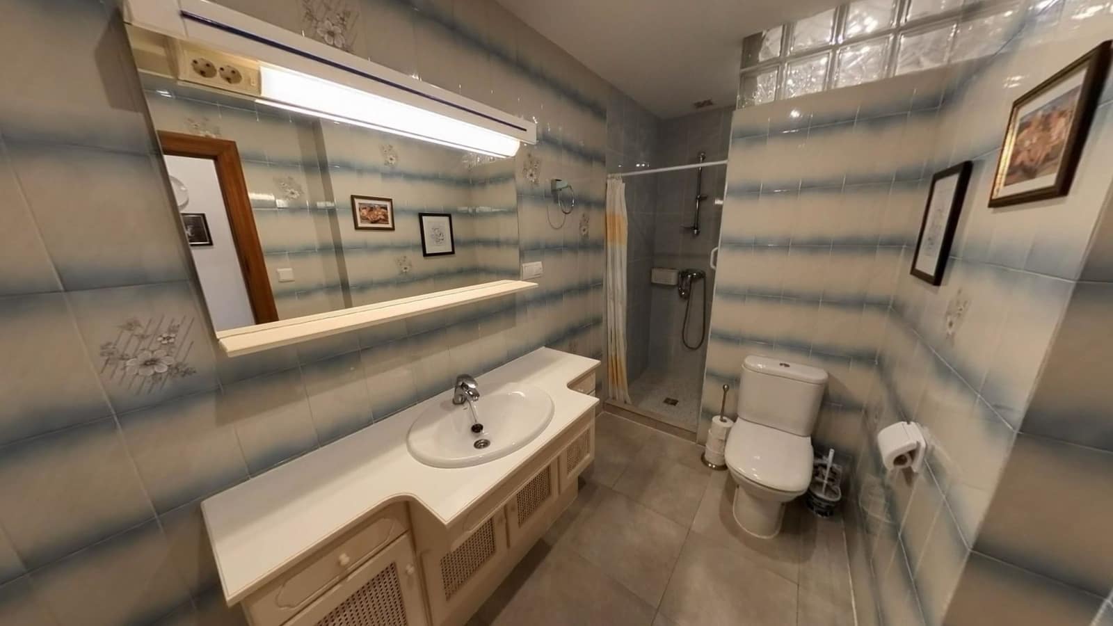 3 makuuhuone Huvila myytävänä paikassa Alfaz del Pi / L'Alfas del Pi mukana uima-altaan 
autotalli - 385 000 € (Ref: 9665873)