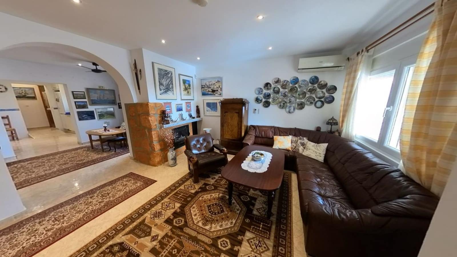 3 makuuhuone Huvila myytävänä paikassa Alfaz del Pi / L'Alfas del Pi mukana uima-altaan 
autotalli - 385 000 € (Ref: 9665873)