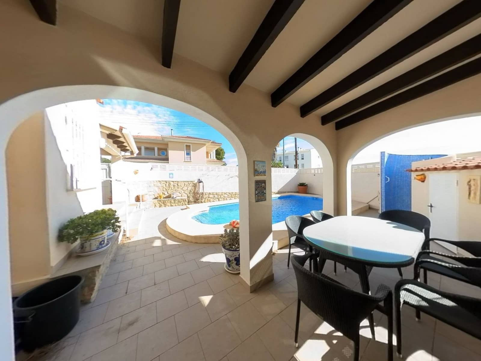 3 makuuhuone Huvila myytävänä paikassa Alfaz del Pi / L'Alfas del Pi mukana uima-altaan 
autotalli - 385 000 € (Ref: 9665873)