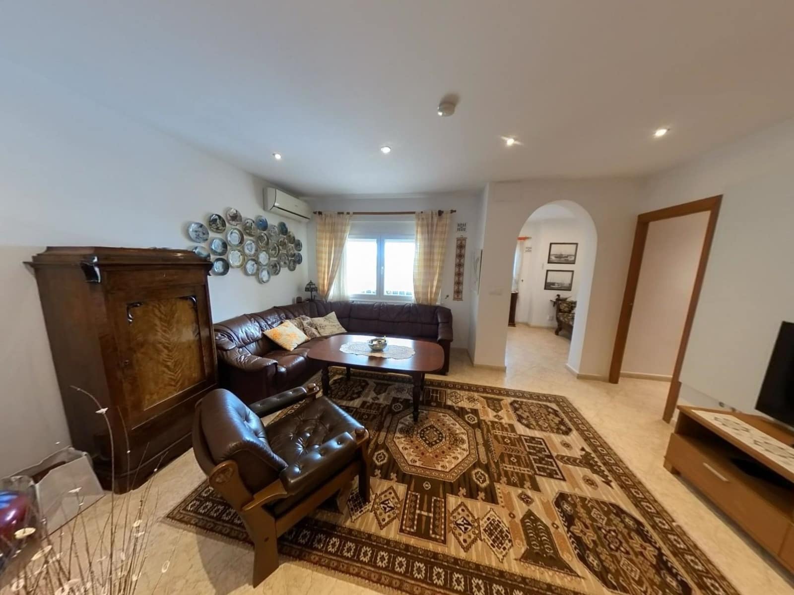 3 makuuhuone Huvila myytävänä paikassa Alfaz del Pi / L'Alfas del Pi mukana uima-altaan 
autotalli - 385 000 € (Ref: 9665873)