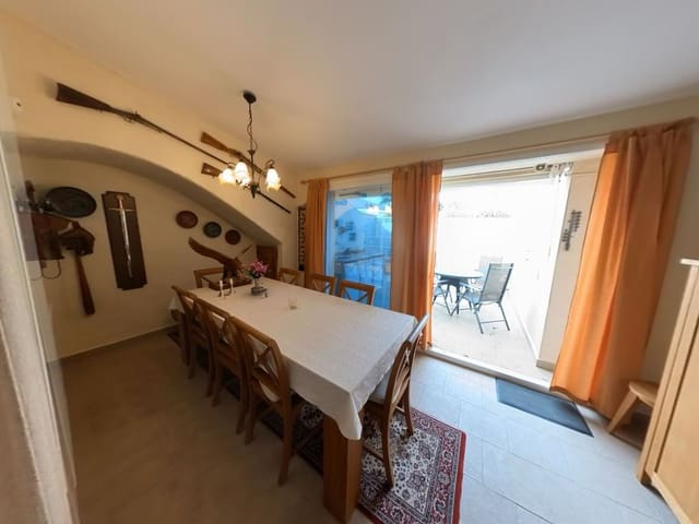 3 makuuhuone Huvila myytävänä paikassa Alfaz del Pi / L'Alfàs del Pi mukana uima-altaan 
autotalli - 385 000 € (Ref: 9665873)