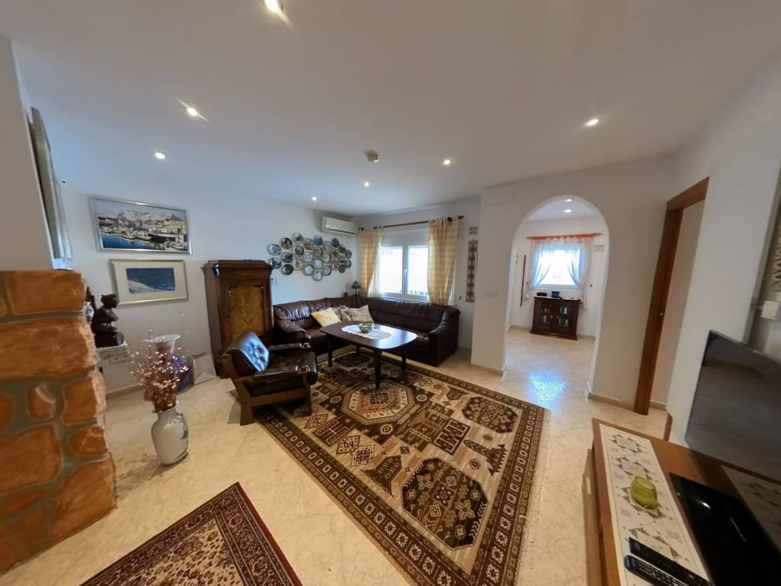 3 makuuhuone Huvila myytävänä paikassa Alfaz del Pi / L'Alfas del Pi mukana uima-altaan 
autotalli - 385 000 € (Ref: 9665873)