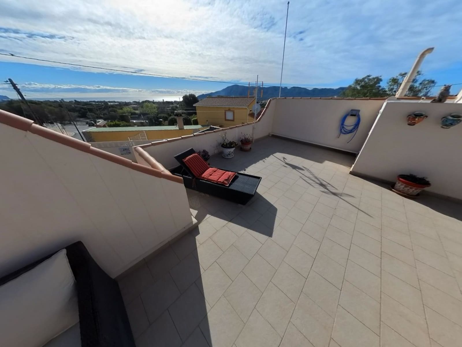 3 makuuhuone Huvila myytävänä paikassa Alfaz del Pi / L'Alfas del Pi mukana uima-altaan 
autotalli - 385 000 € (Ref: 9665873)