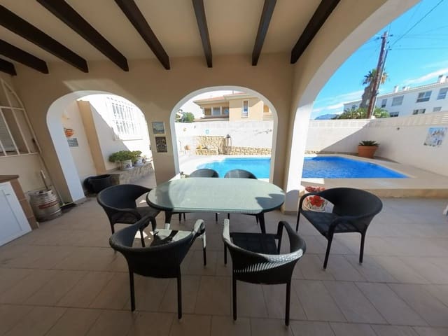 3 makuuhuone Huvila myytävänä paikassa Alfaz del Pi / L'Alfàs del Pi mukana uima-altaan 
autotalli - 385 000 € (Ref: 9665873)