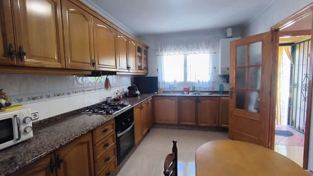4 quarto Moradia para venda em La Nucia com piscina garagem - 420 000 € (Ref: 9755281)