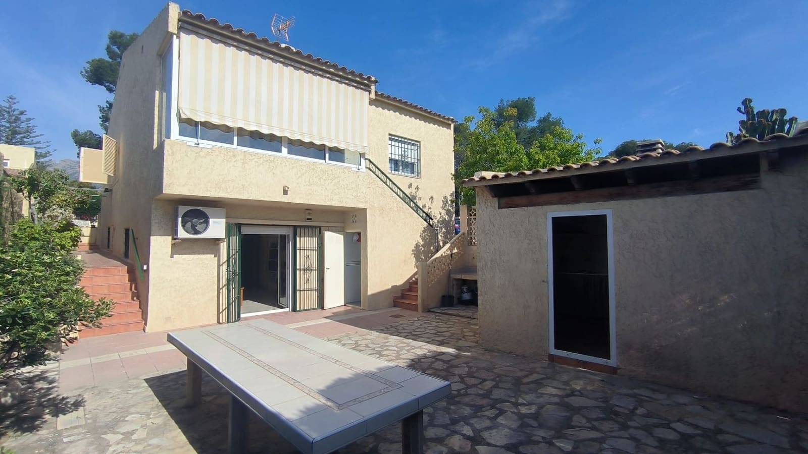 4 quarto Moradia para venda em La Nucia com piscina garagem - 420 000 € (Ref: 9755281)