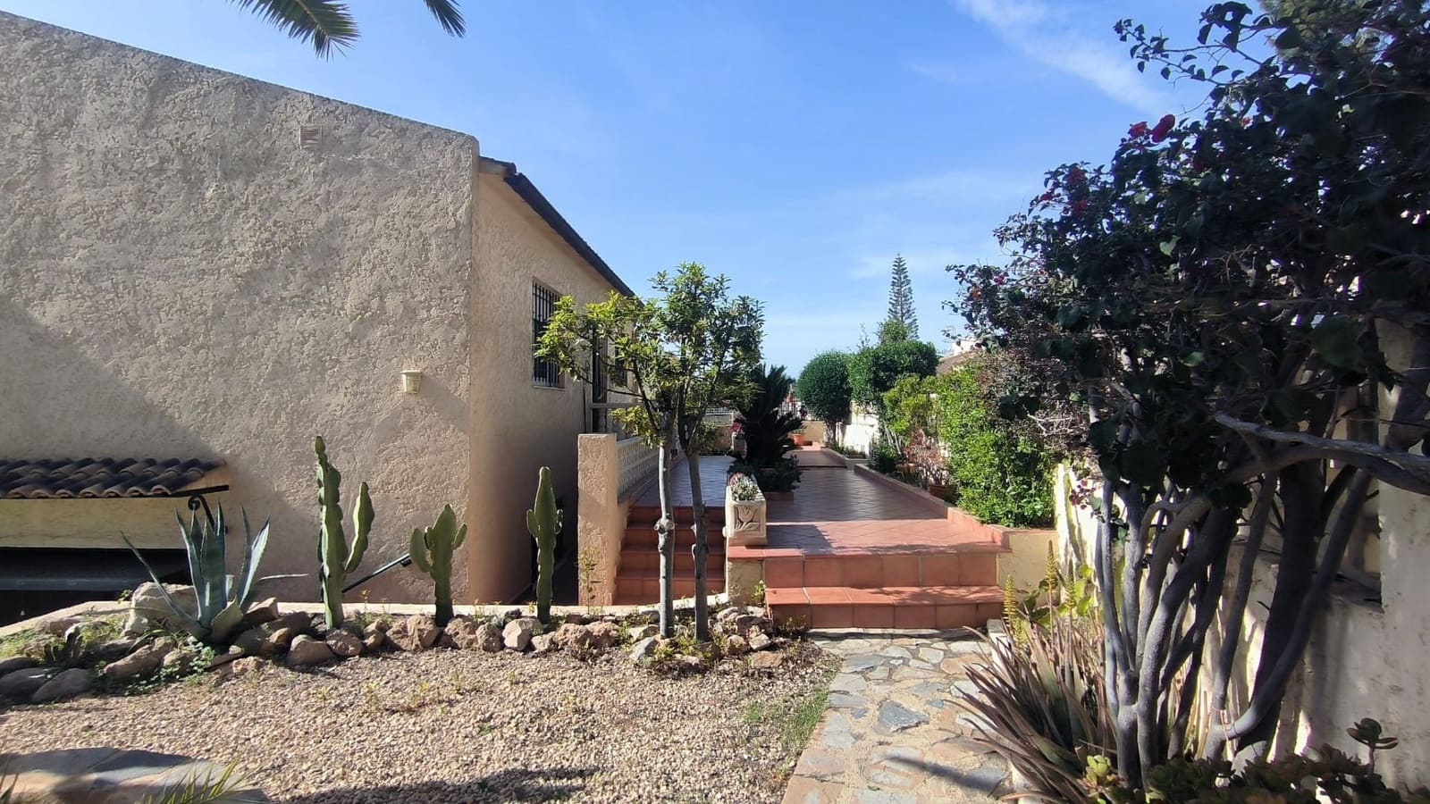 4 quarto Moradia para venda em La Nucia com piscina garagem - 420 000 € (Ref: 9755281)