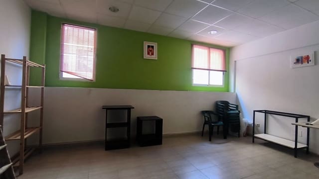 Kommersiell til salgs i Alfaz del Pi / L'Alfàs del Pi - € 89 000 (Ref: 9772656)