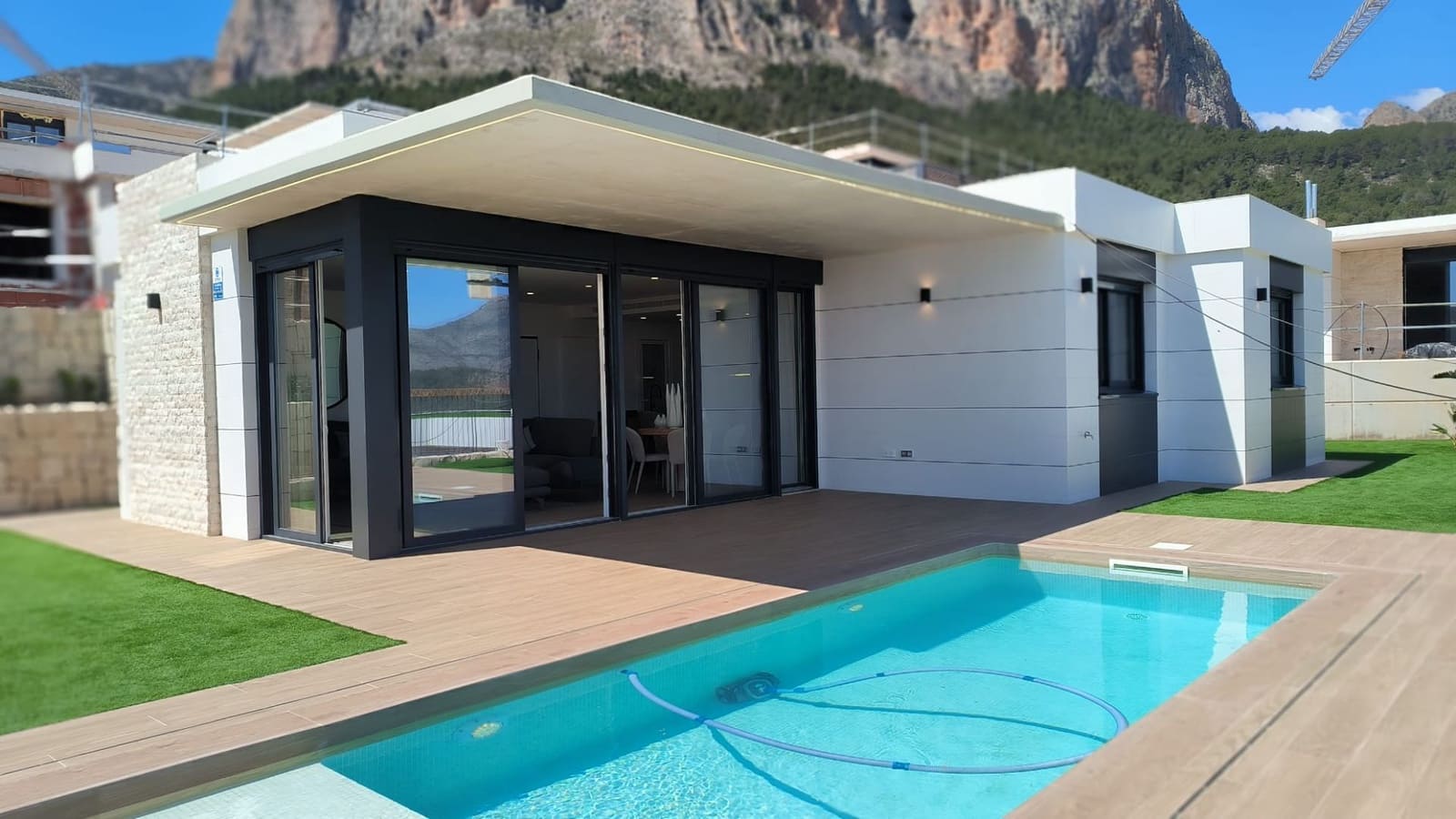 3 soveværelse Villa til salg i Polop med swimmingpool garage - € 503.000 (Ref: 9788128)