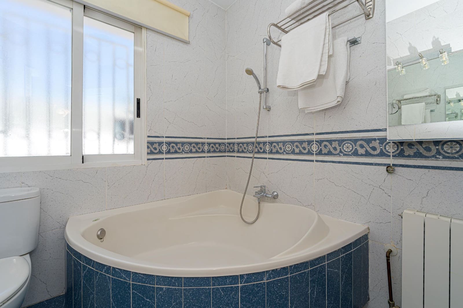 4 soveværelse Villa til salg i La Nucia med swimmingpool garage - € 575.000 (Ref: 9807630)