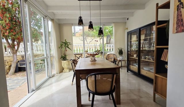 4 chambre Villa/Maison à vendre à La Nucia avec piscine garage - 598 000 € (Ref: 9811199)