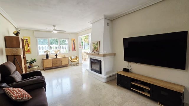4 chambre Villa/Maison à vendre à La Nucia avec piscine garage - 598 000 € (Ref: 9811199)