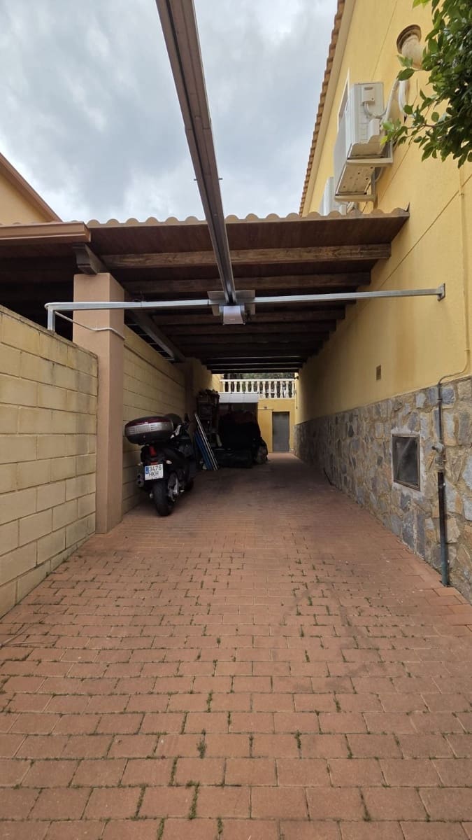 4 chambre Villa/Maison à vendre à La Nucia avec piscine garage - 598 000 € (Ref: 9811199)