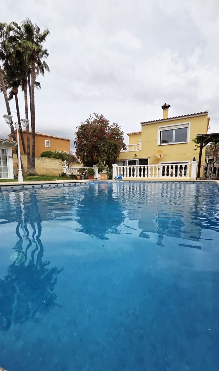4 chambre Villa/Maison à vendre à La Nucia avec piscine garage - 598 000 € (Ref: 9811199)