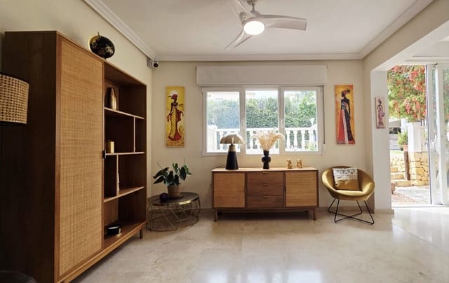 4 chambre Villa/Maison à vendre à La Nucia avec piscine garage - 598 000 € (Ref: 9811199)