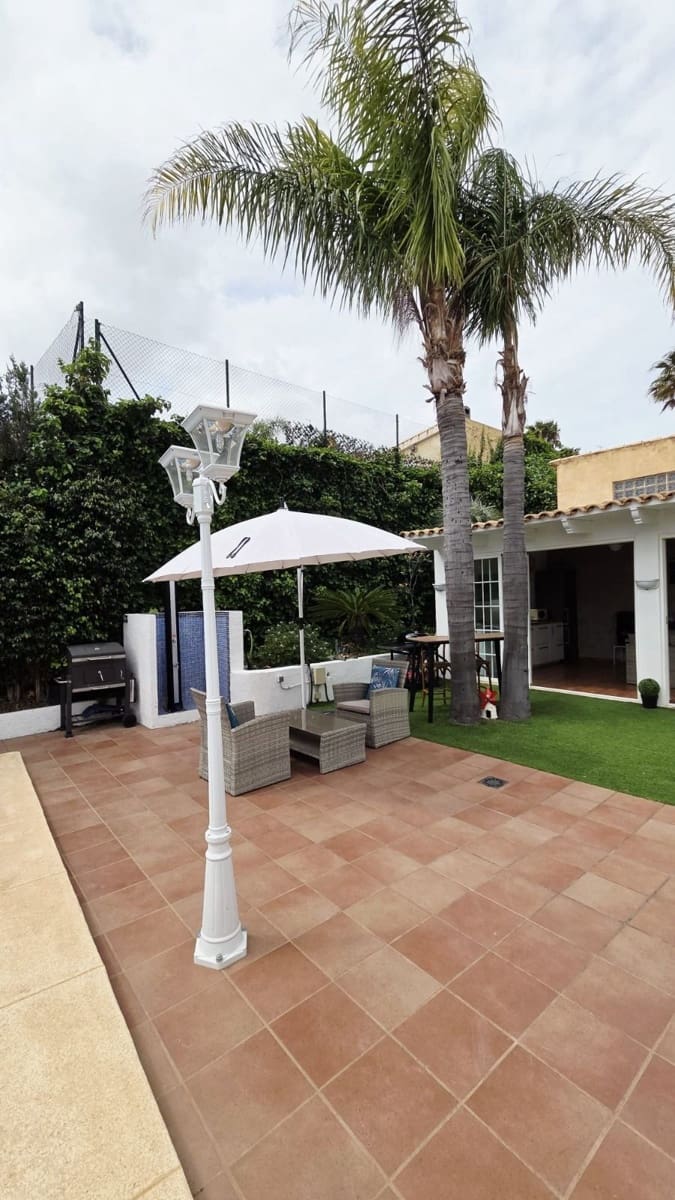4 chambre Villa/Maison à vendre à La Nucia avec piscine garage - 598 000 € (Ref: 9811199)