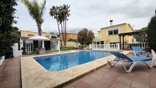 4 chambre Villa/Maison à vendre à La Nucia avec piscine garage - 598 000 € (Ref: 9811199)
