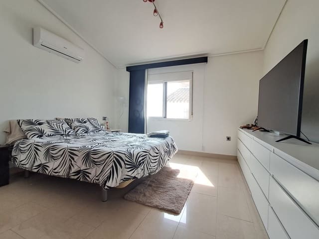 2 bedroom Villa for sale in La Nucia - € 180,000 (Ref: 9861509)