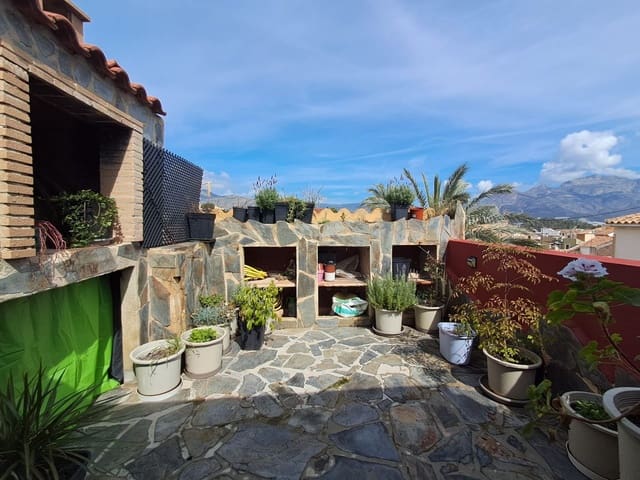 2 bedroom Villa for sale in La Nucia - € 180,000 (Ref: 9861509)
