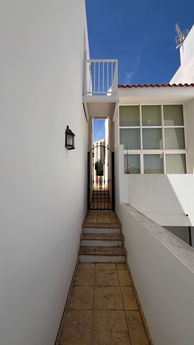 4 Zimmer Villa zu verkaufen in La Nucia mit Garage - 425.000 € (Ref: 9866439)