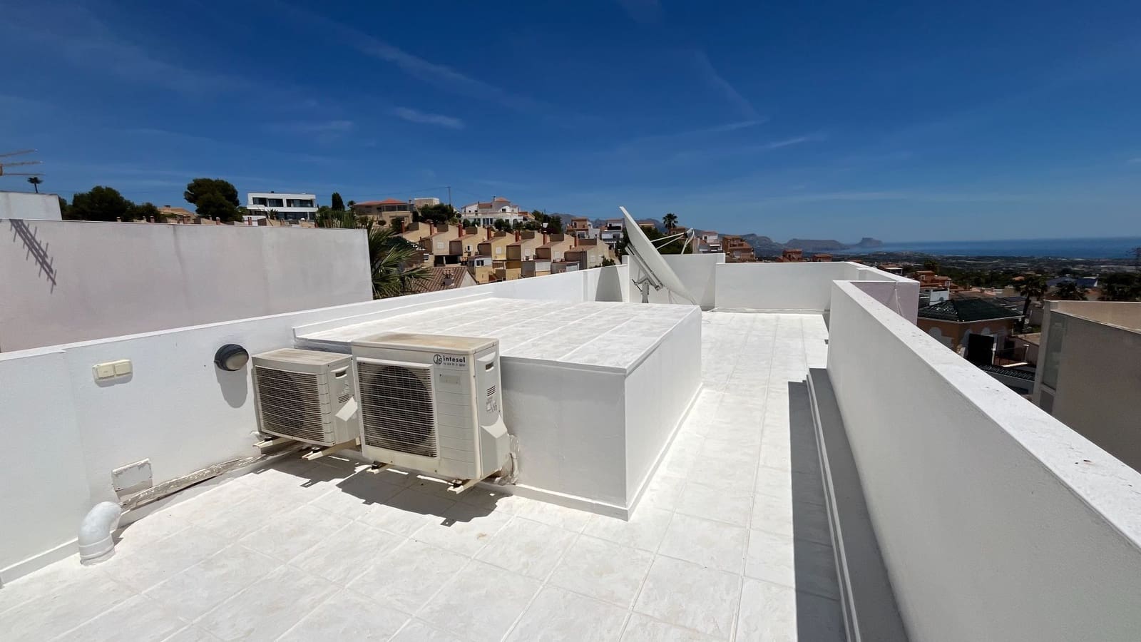 4 Zimmer Villa zu verkaufen in La Nucia mit Garage - 425.000 € (Ref: 9866439)
