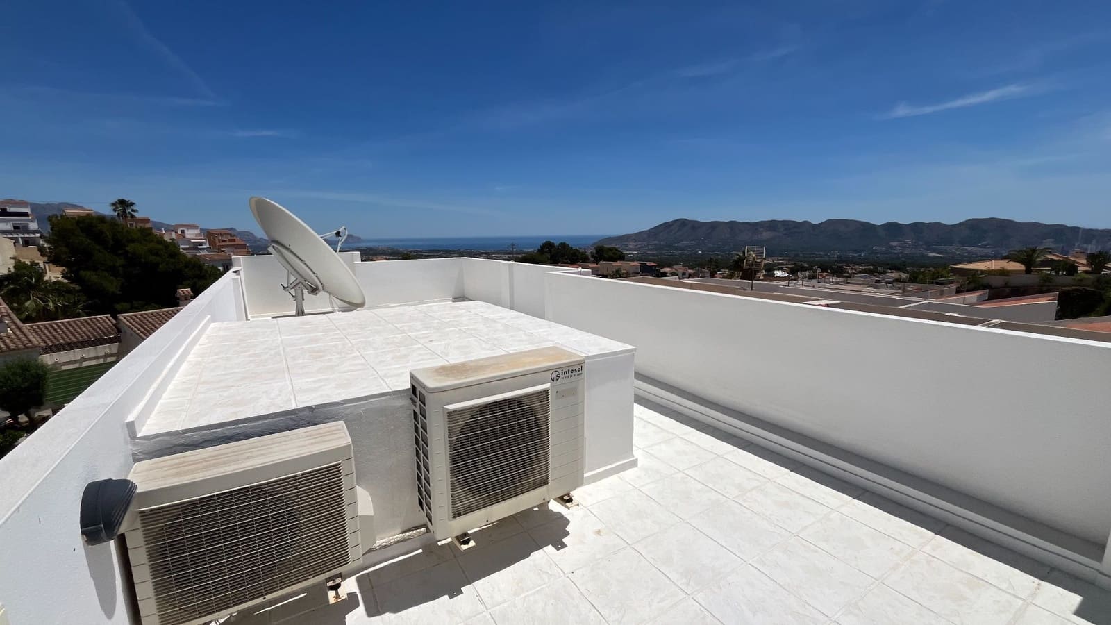 4 Zimmer Villa zu verkaufen in La Nucia mit Garage - 425.000 € (Ref: 9866439)