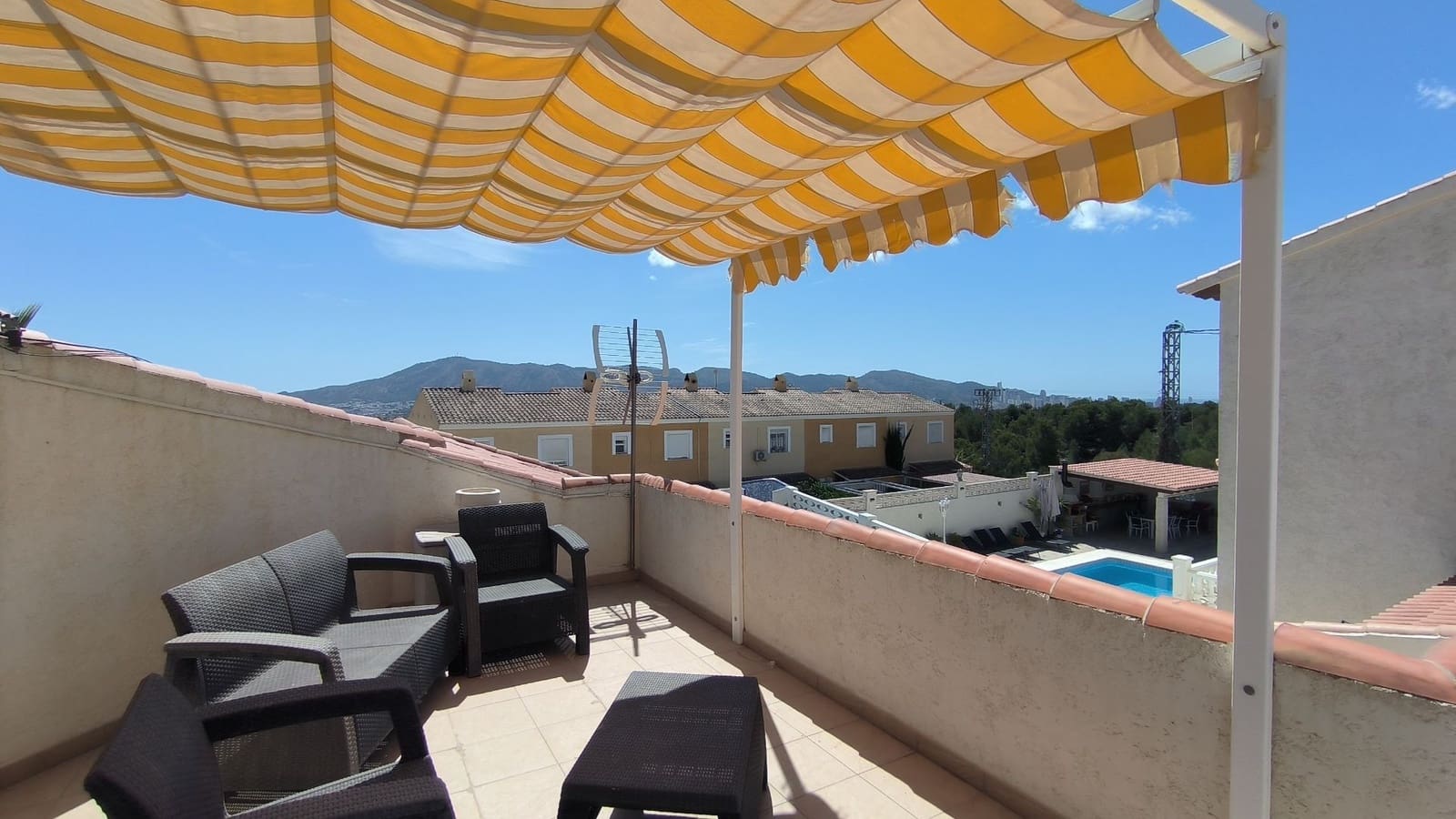 5 slaapkamer Villa te koop in Alfaz del Pi / L'Alfas del Pi met zwembad garage - € 595.000 (Ref: 9919294)