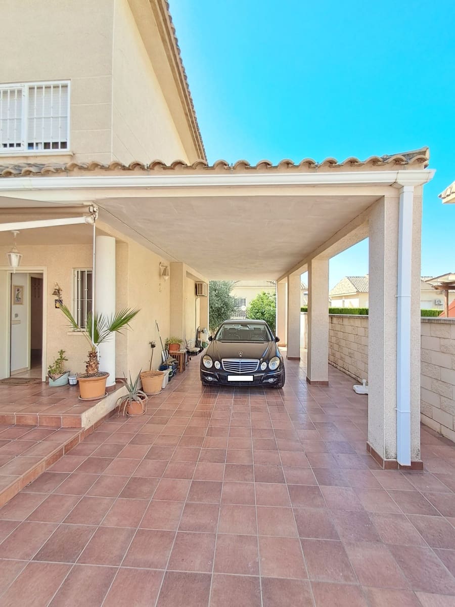 3 bedroom Villa for sale in La Nucia with pool garage - € 420,000 (Ref: 9953651)