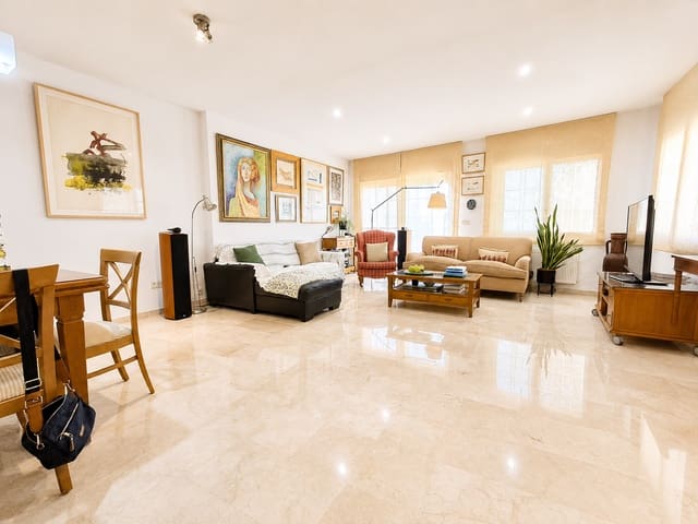 3 soveværelse Villa til salg i La Nucia med swimmingpool garage - € 410.000 (Ref: 9953651)