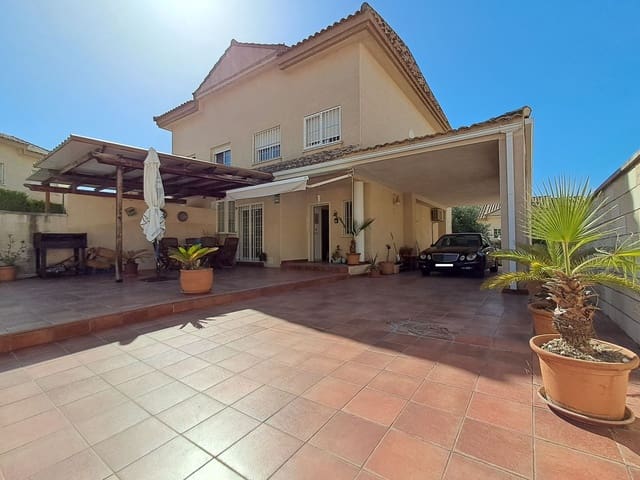 3 soveværelse Villa til salg i La Nucia med swimmingpool garage - € 410.000 (Ref: 9953651)