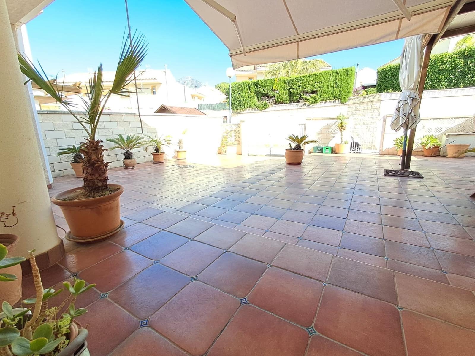 3 bedroom Villa for sale in La Nucia with pool garage - € 420,000 (Ref: 9953651)