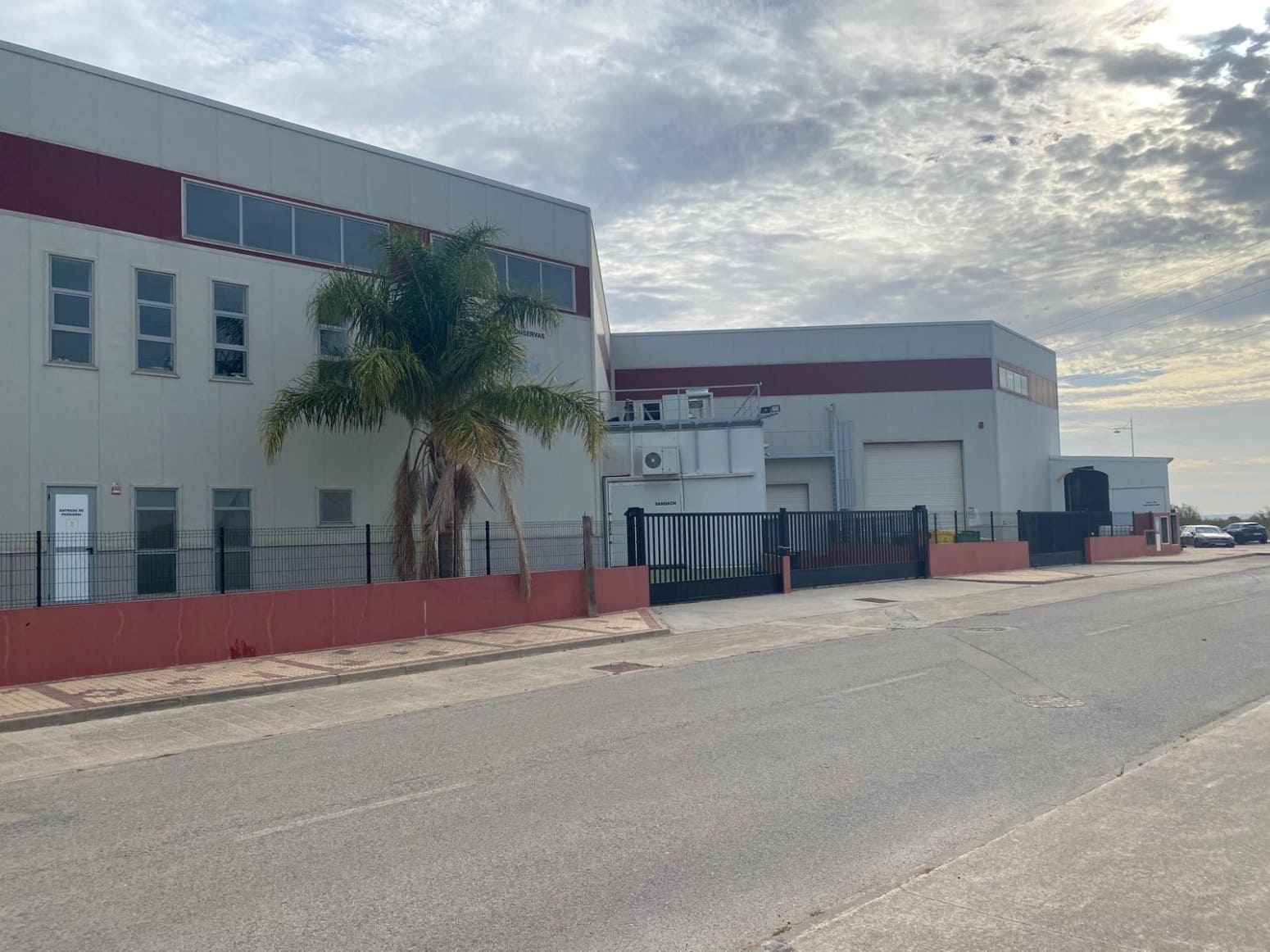 Commercial for sale in El Puerto de Santa Maria - € 2,700,000 (Ref: 10166882)