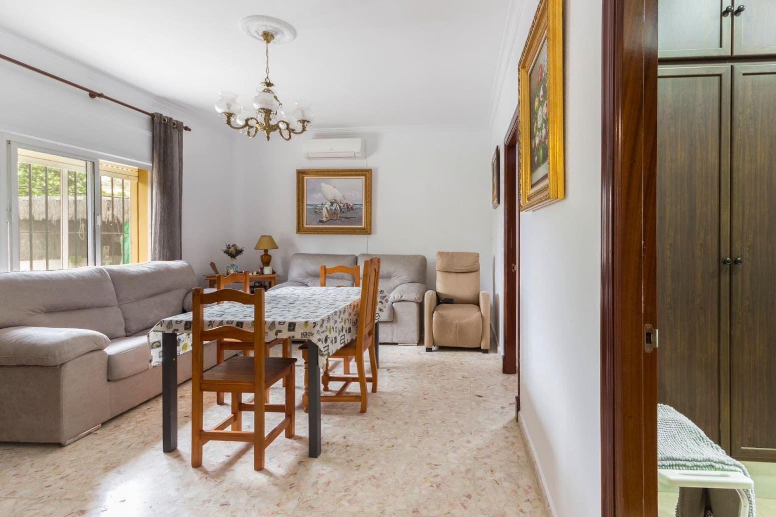 6 makuuhuone Huvila myytävänä paikassa El Puerto de Santa Maria mukana 
autotalli - 565 000 € (Ref: 10166894)