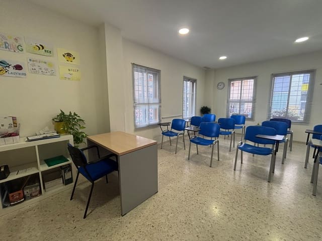 13 sovrum Kommersiell till salu i El Puerto de Santa María - 450 000 € (Ref: 10166898)