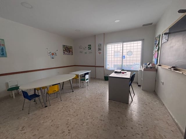 13 sovrum Kommersiell till salu i El Puerto de Santa María - 450 000 € (Ref: 10166898)