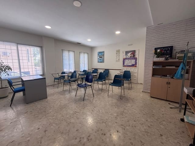 13 sovrum Kommersiell till salu i El Puerto de Santa María - 450 000 € (Ref: 10166898)