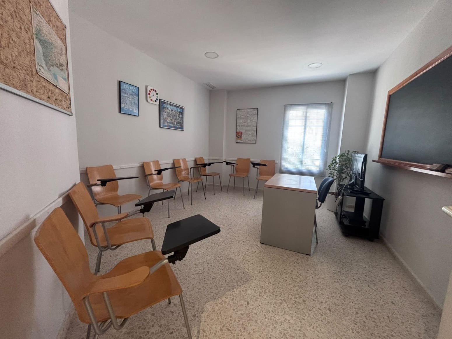 Local Comercial de 13 habitaciones en El Puerto de Santa María en venta - 450.000 € (Ref: 10166898)
