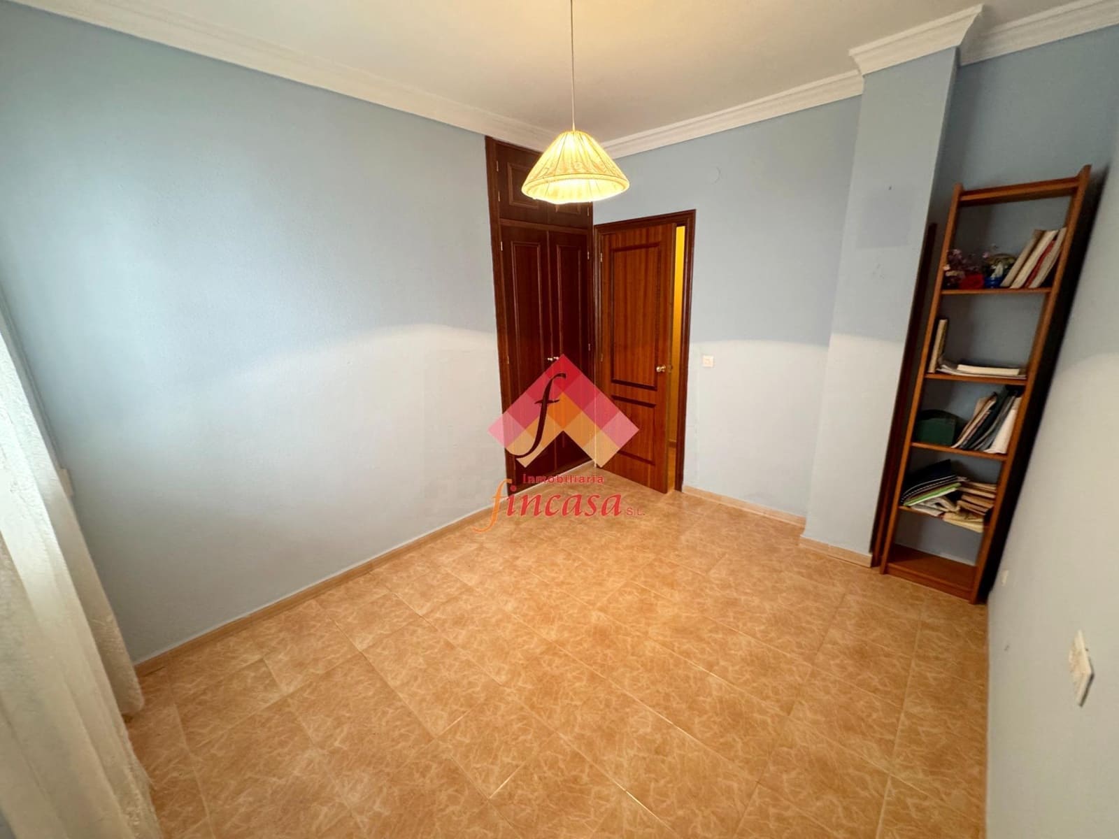 4 bedroom Flat for sale in Ronda with garage - € 220,000 (Ref: 10155765)