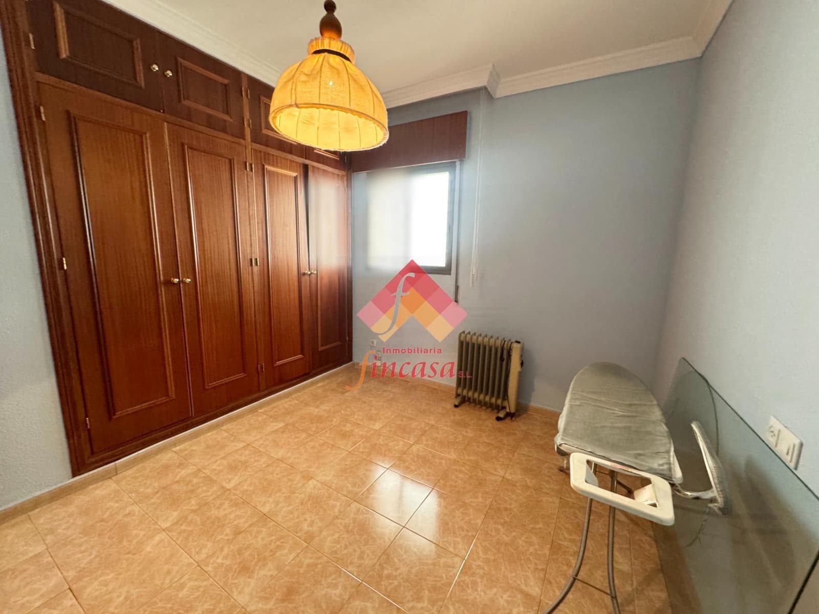 4 bedroom Flat for sale in Ronda with garage - € 220,000 (Ref: 10155765)