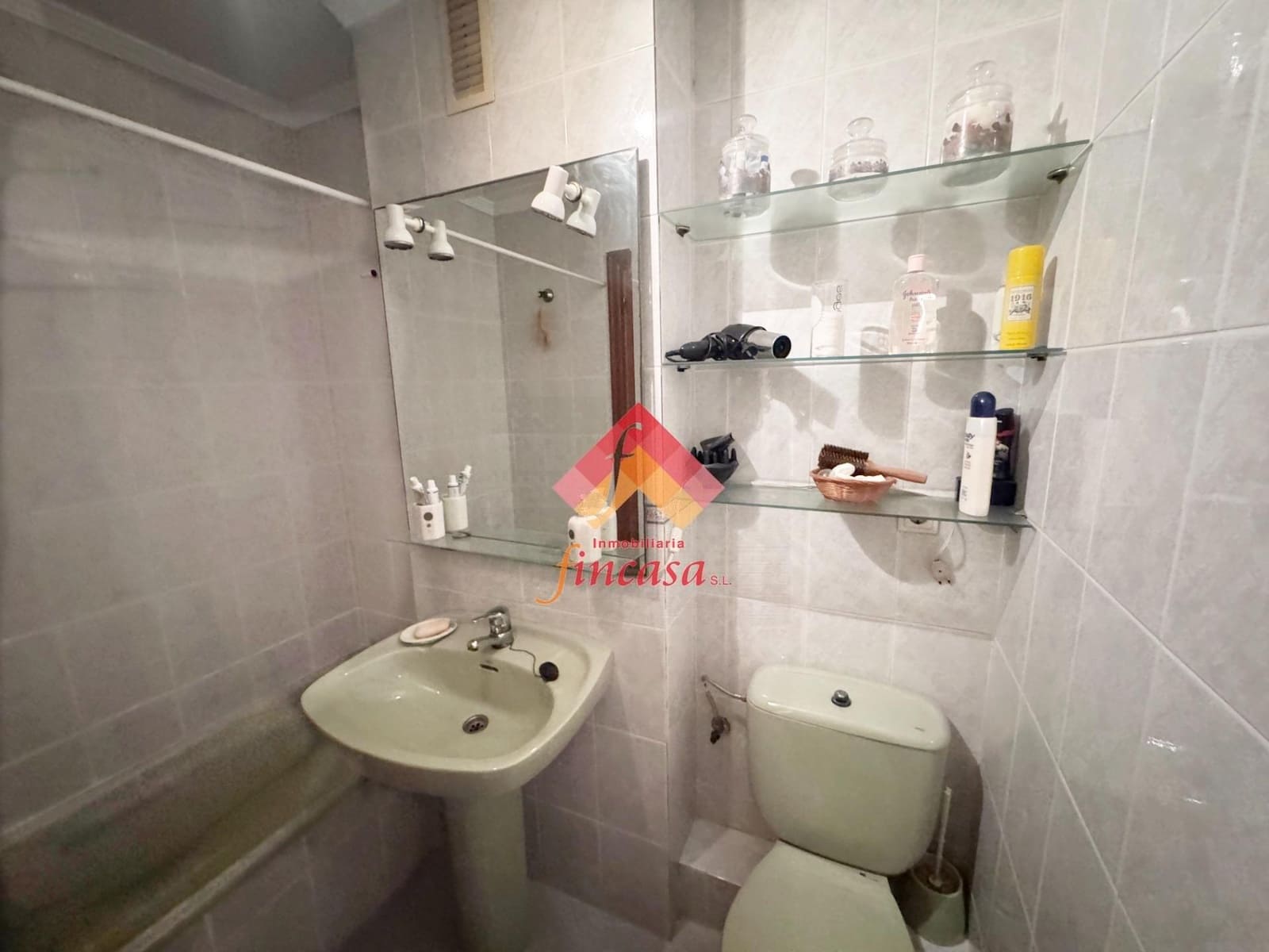 4 bedroom Flat for sale in Ronda with garage - € 220,000 (Ref: 10155765)