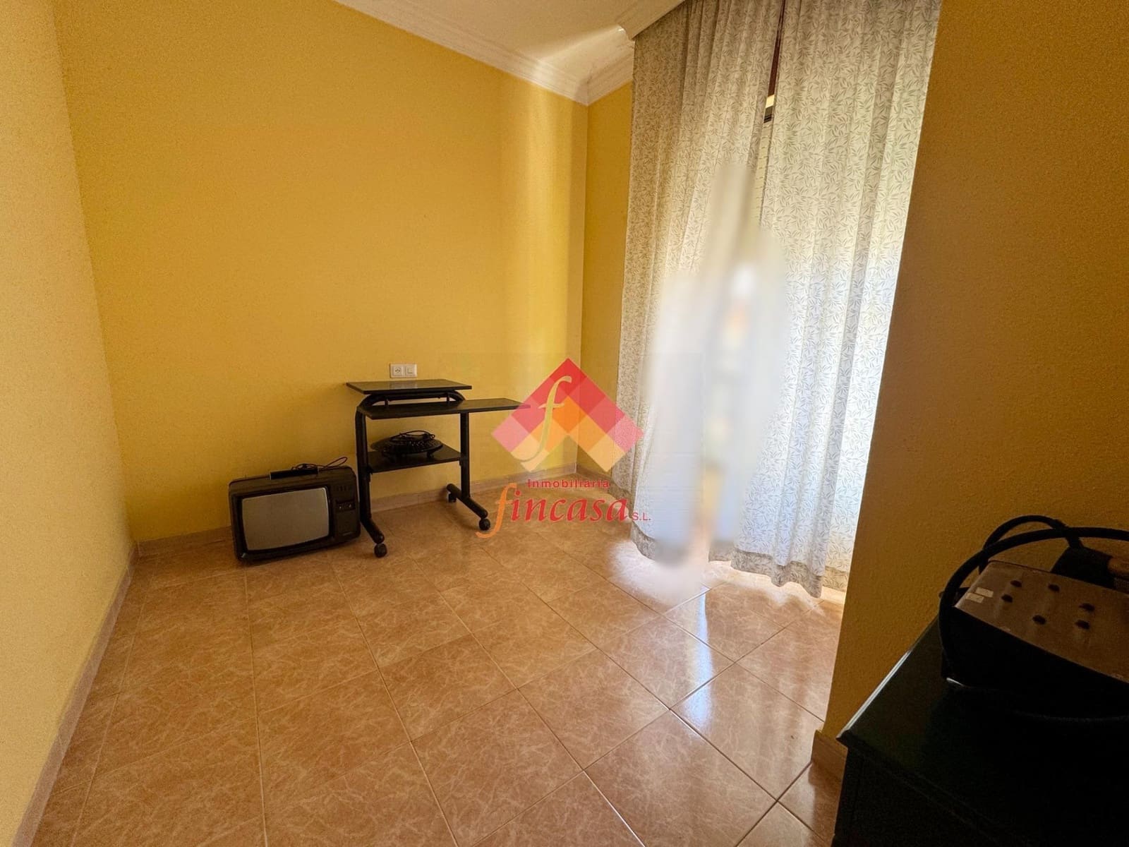 4 bedroom Flat for sale in Ronda with garage - € 220,000 (Ref: 10155765)