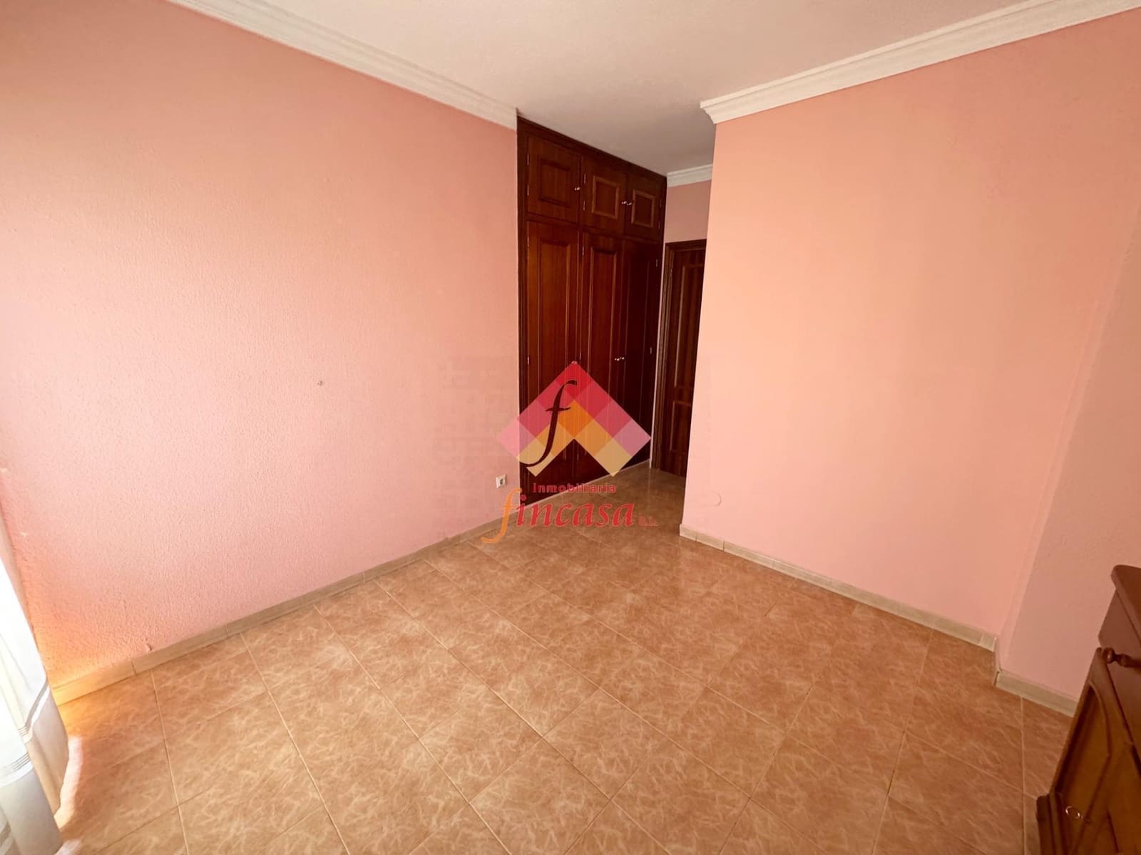 4 bedroom Flat for sale in Ronda with garage - € 220,000 (Ref: 10155765)