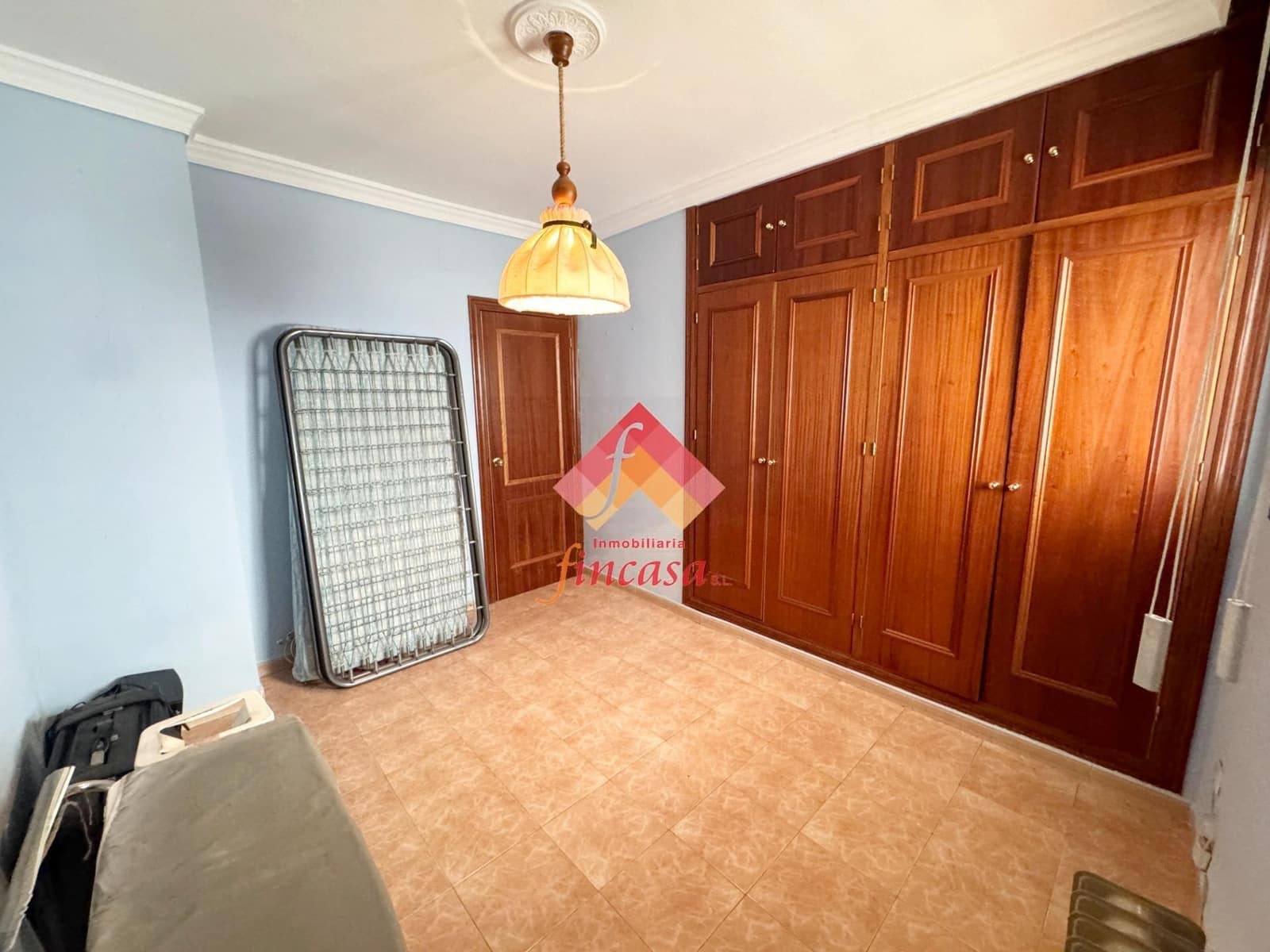 4 bedroom Flat for sale in Ronda with garage - € 220,000 (Ref: 10155765)