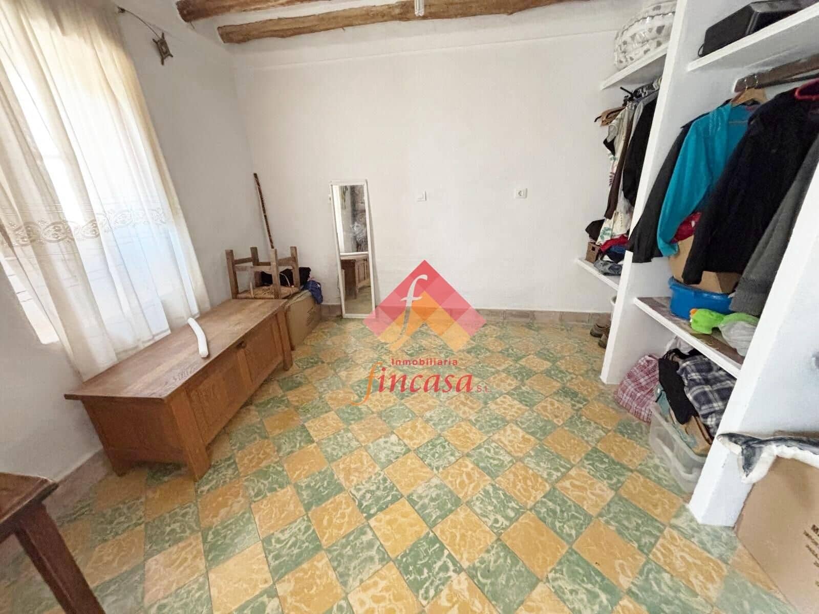 5 slaapkamer Huis te koop in Arriate met garage - € 159.000 (Ref: 10173982)