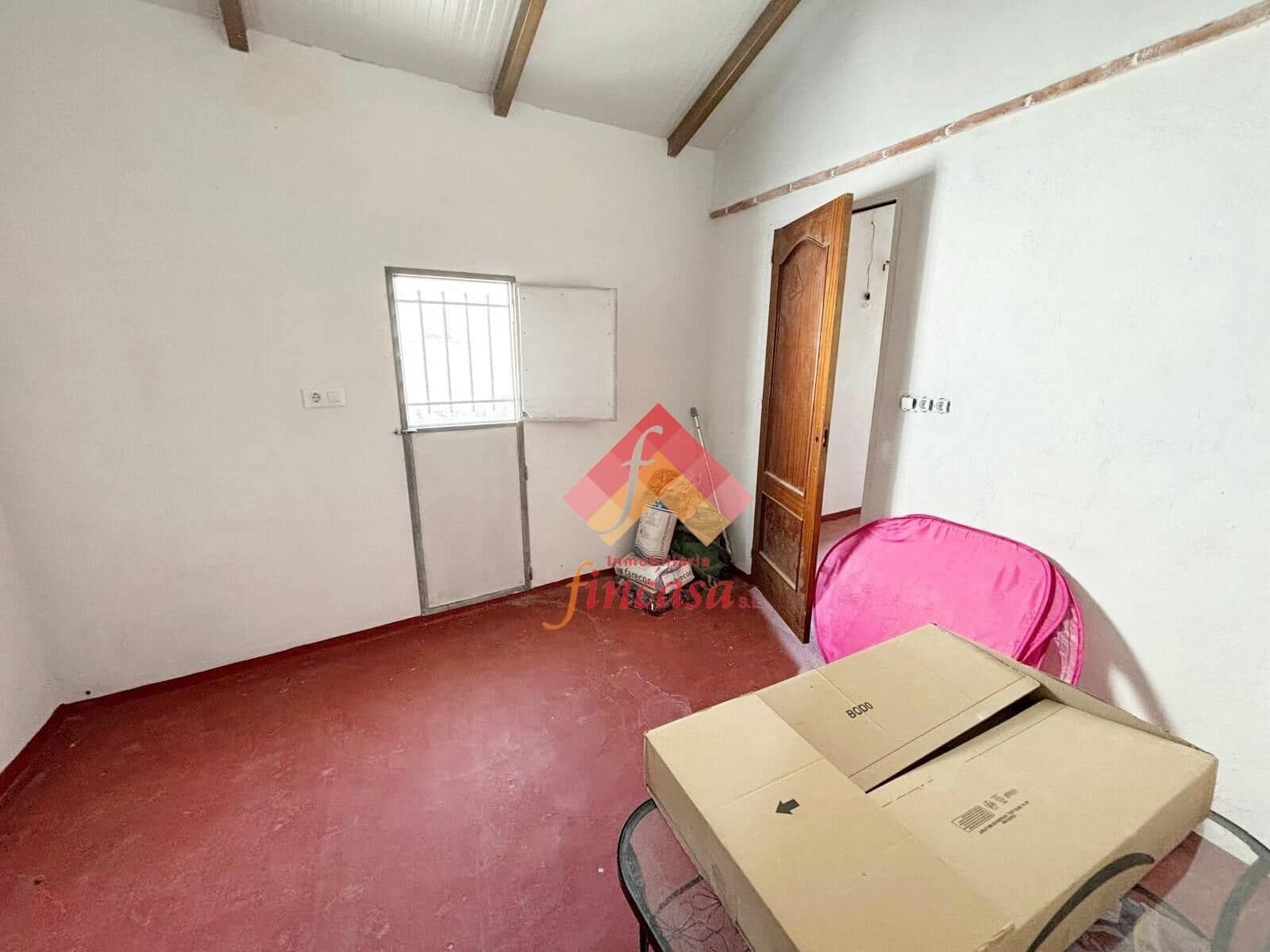 5 slaapkamer Huis te koop in Arriate met garage - € 159.000 (Ref: 10173982)