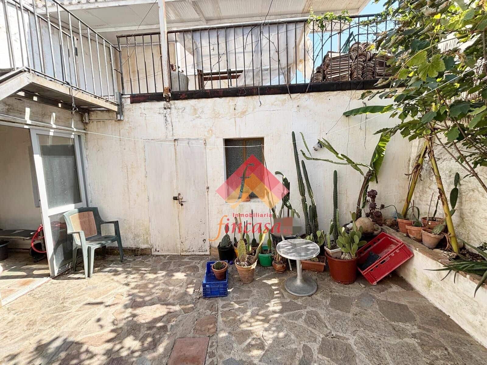 5 slaapkamer Huis te koop in Arriate met garage - € 159.000 (Ref: 10173982)