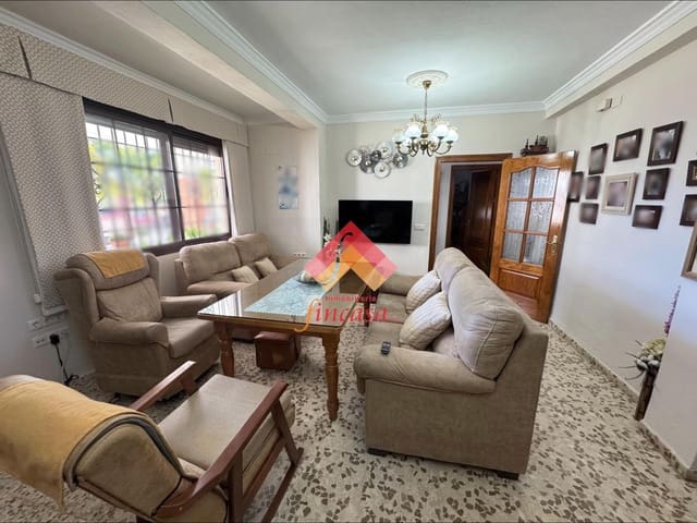 5 bedroom Villa for sale in Ronda with garage - € 360,000 (Ref: 10177187)