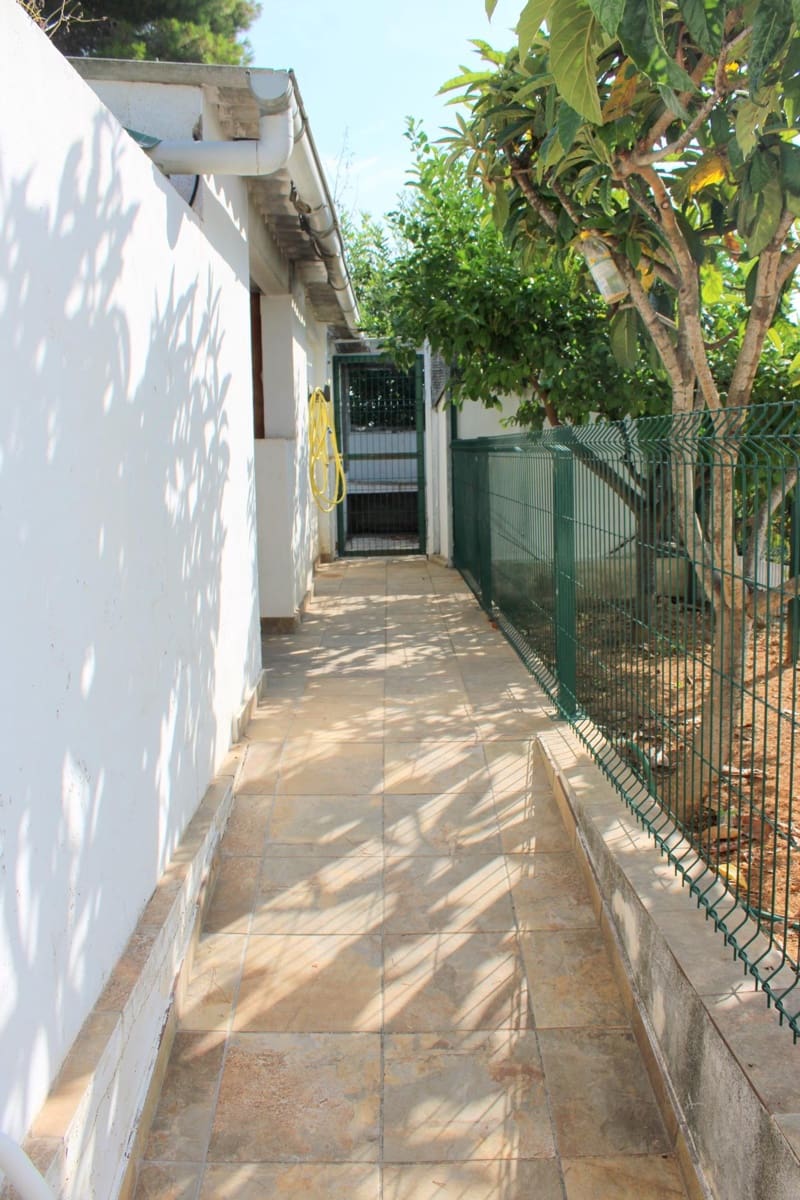 5 bedroom Villa for sale in Oliva - € 530,000 (Ref: 10009223)